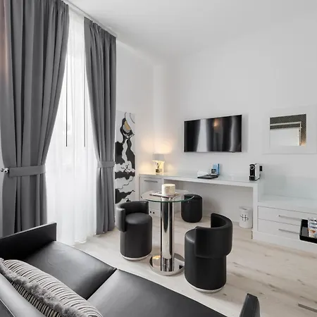 Lhp River Club Firenze