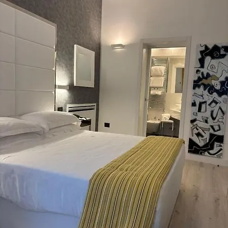 Lhp River Club Hotel