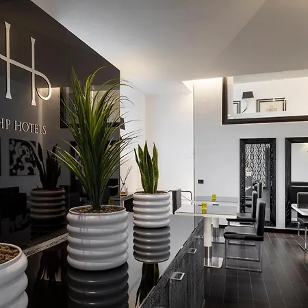 Hotel Lhp River Club